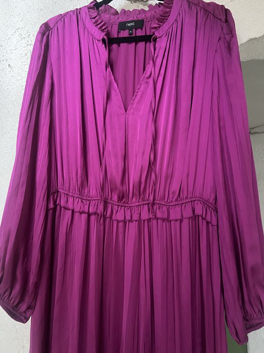 Яскрава сукня XL