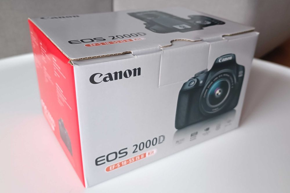 Aparat Canon EOS 2000D + obiektyw EF-S 18-55mm + torba. Stan idealny!