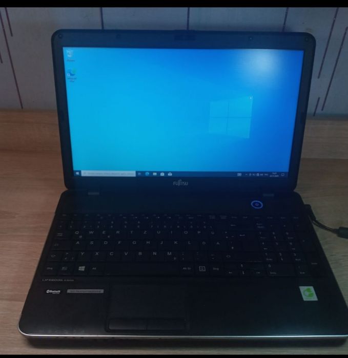 Ноутбук Fujitsu A512 i5-2410 / 8Gb DDR3 / SSD 128Gb
