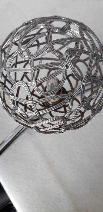 2 candeeiros com lâmpadas led