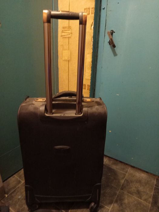 Чемодан на колесах