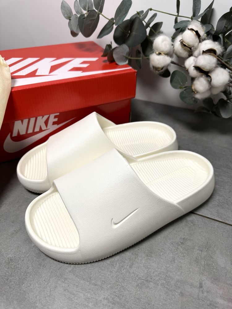 Жіночі слайдери Nike Calm Slide White