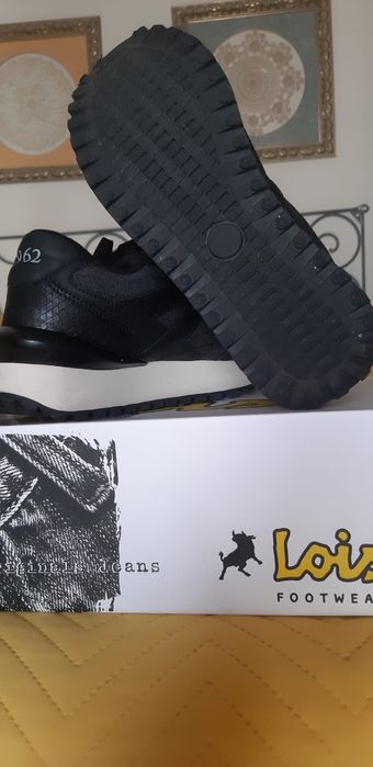 Tenis pretos marca lois em óptimo estado