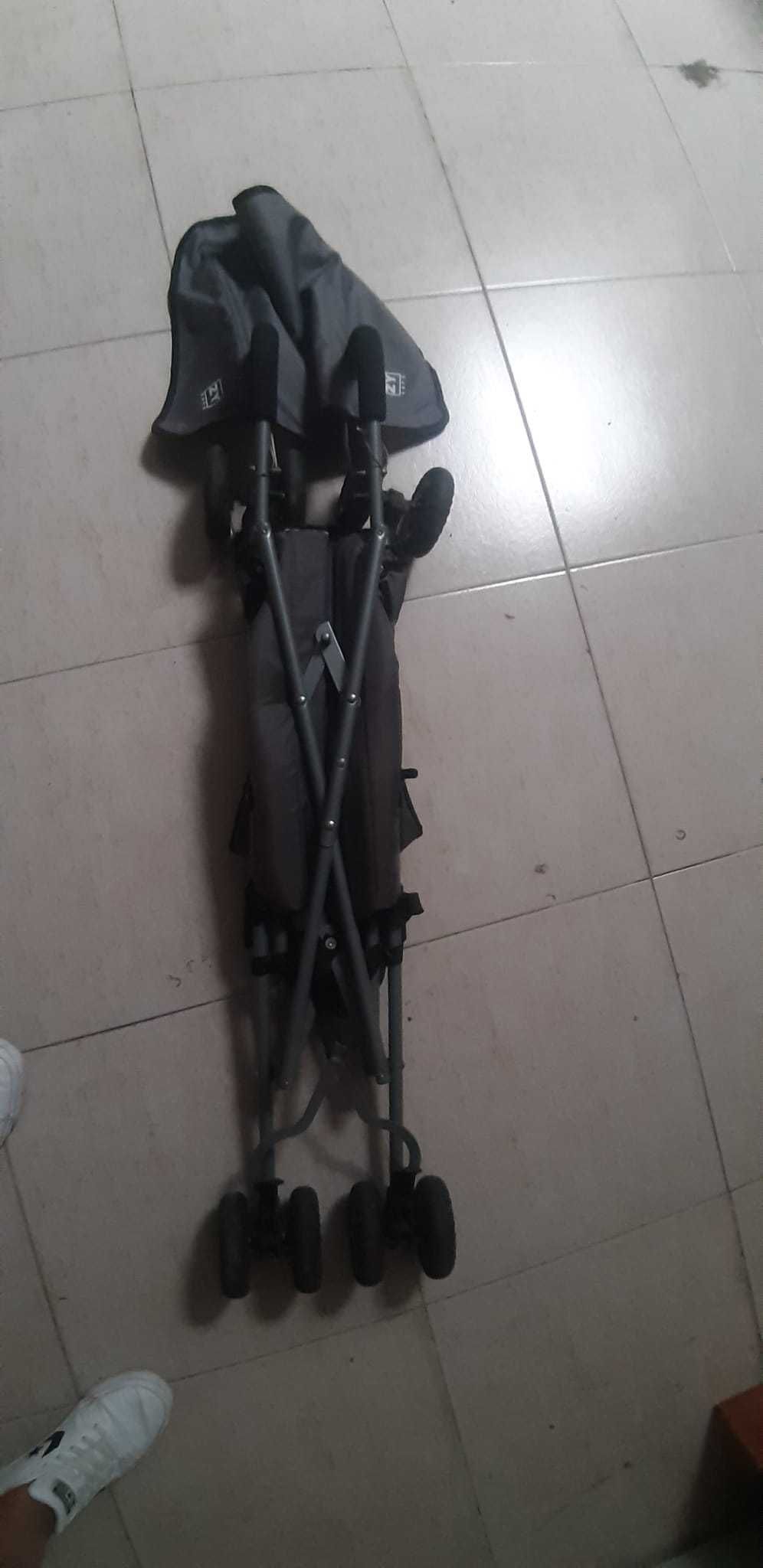 Carrinho de passeio para criança