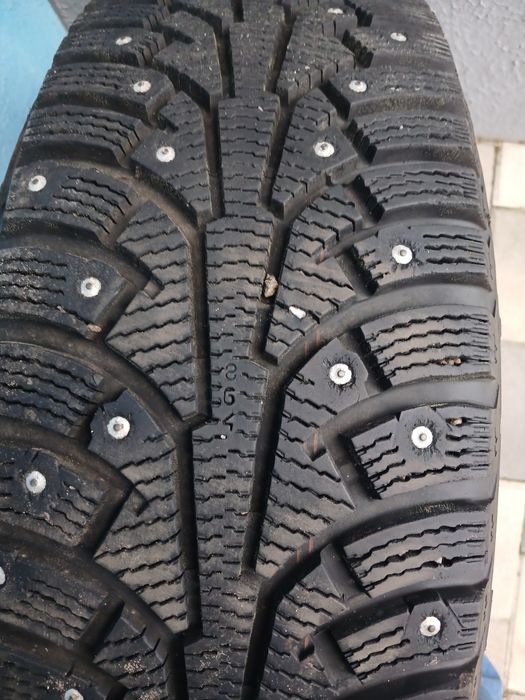 Продам шини шиповані Nokian Nordman