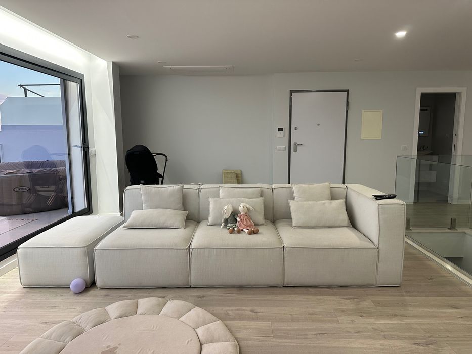 Sofá com chaise longue amovível