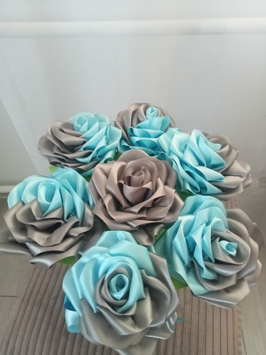 Композиція з троянд "Срібний серпанок"