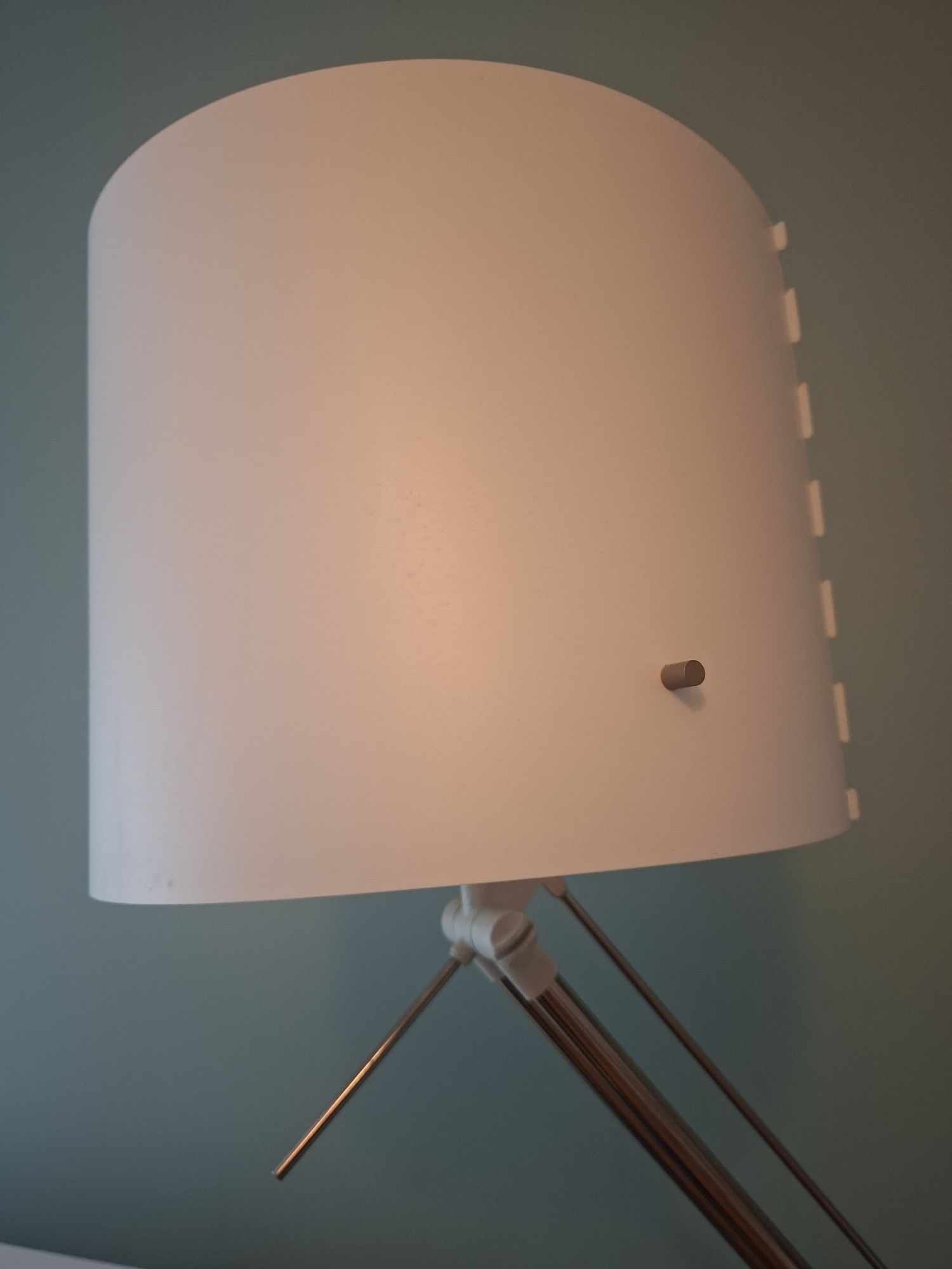 Lampa stojąca pokojowa