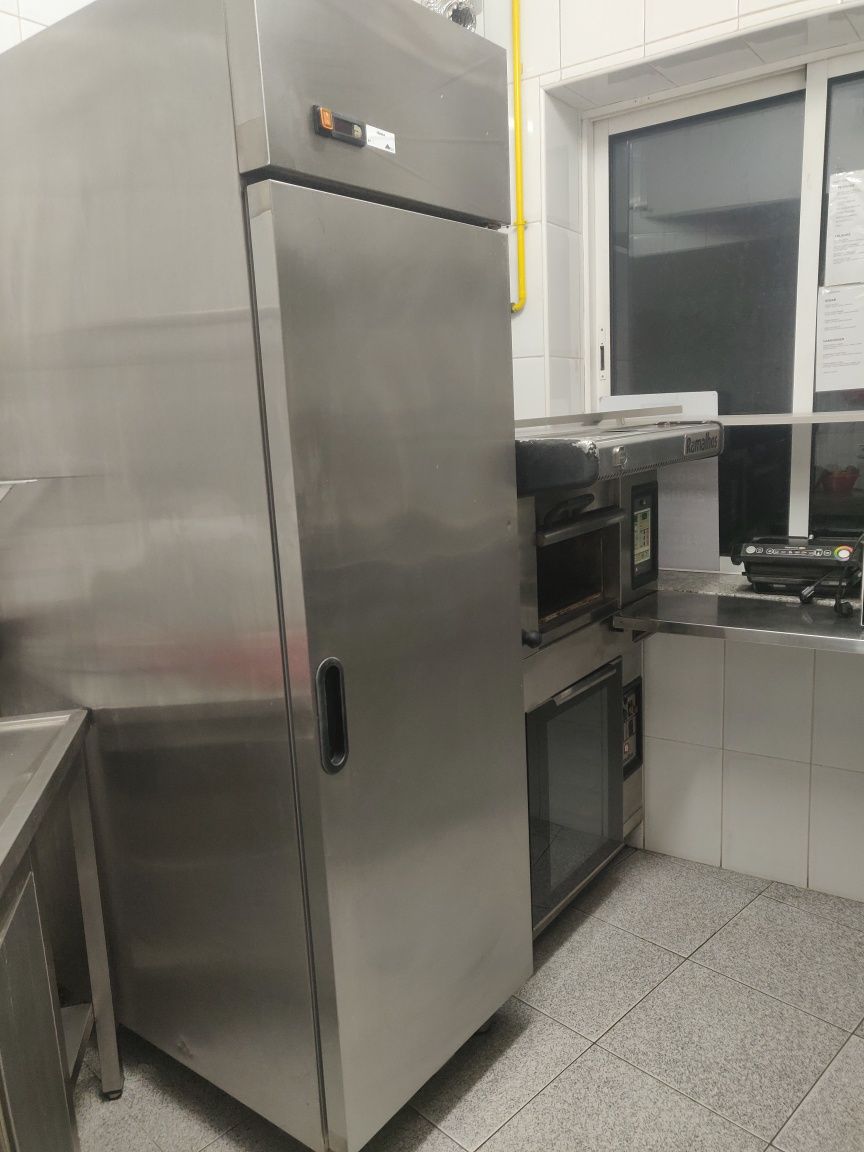Forno e camara de frio para panificação
