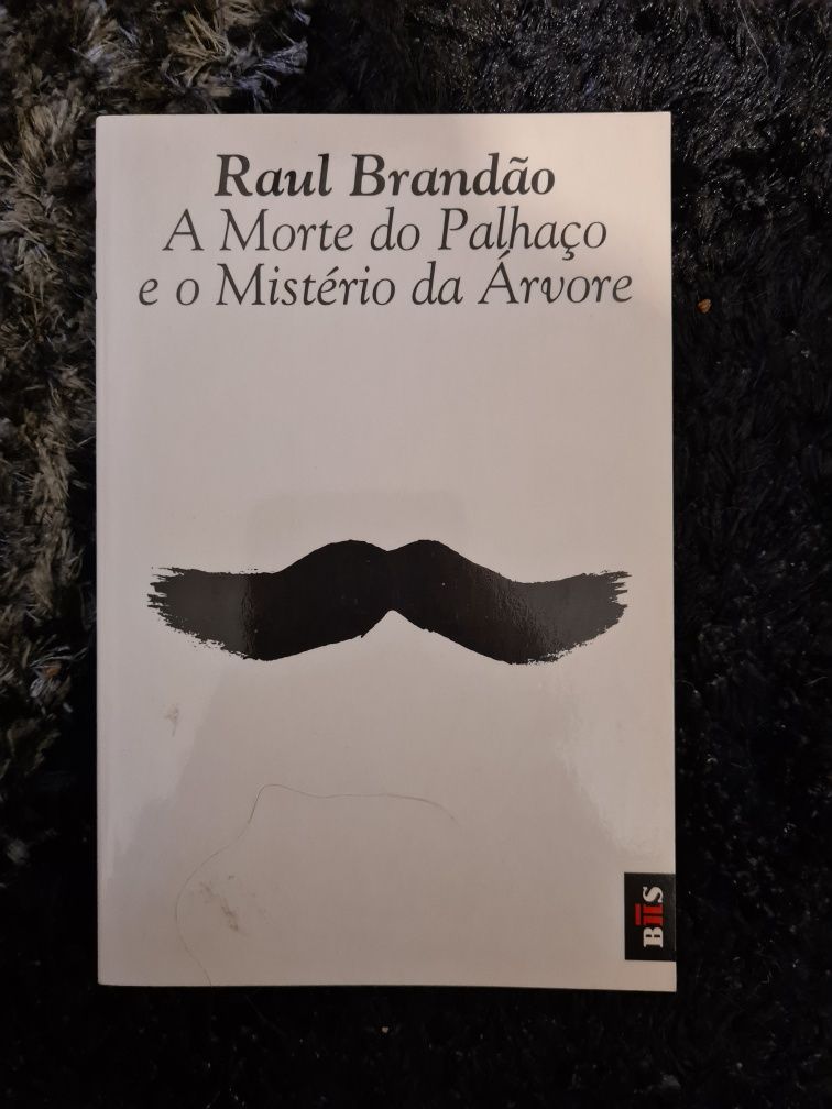 Livro "A Morte do Palhaço e o Mistério da Árvore"