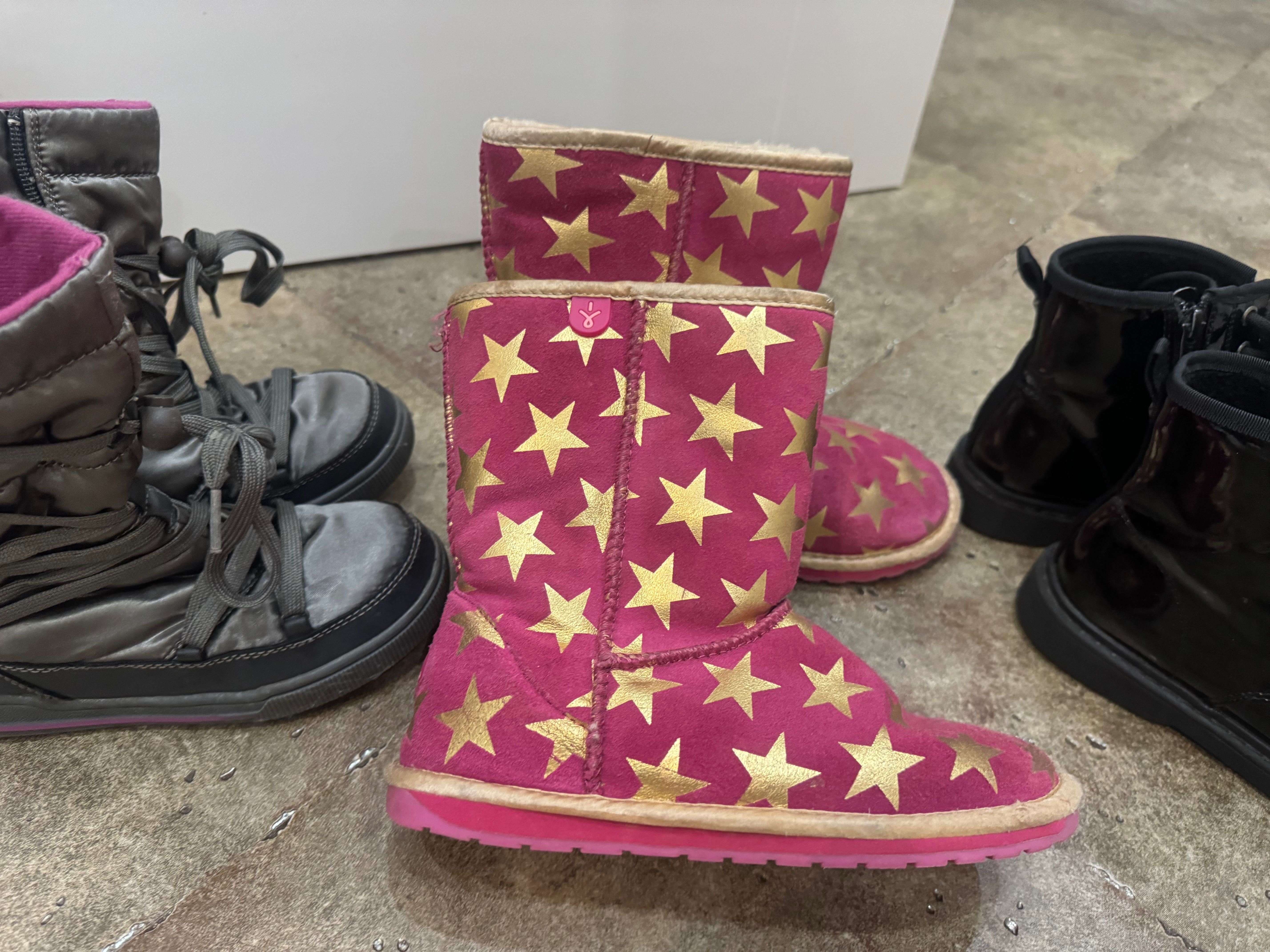 Зимове і демі взуття Ugg emu р 32