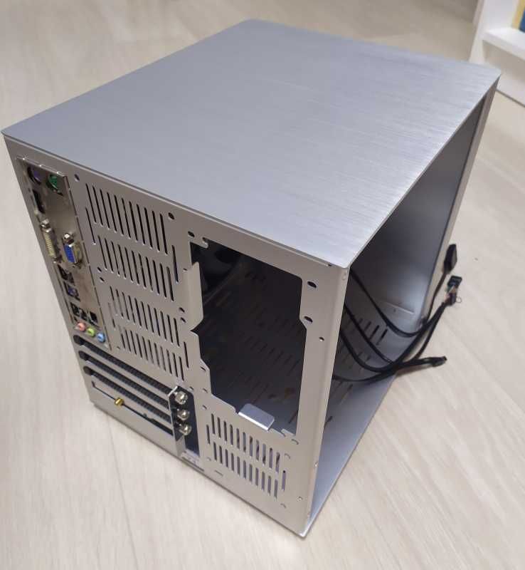 Obudowa PC Jonsbo V4