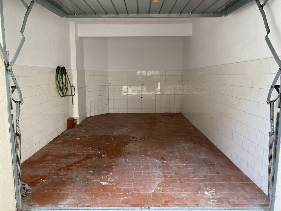 Garagem Cruz de Pau