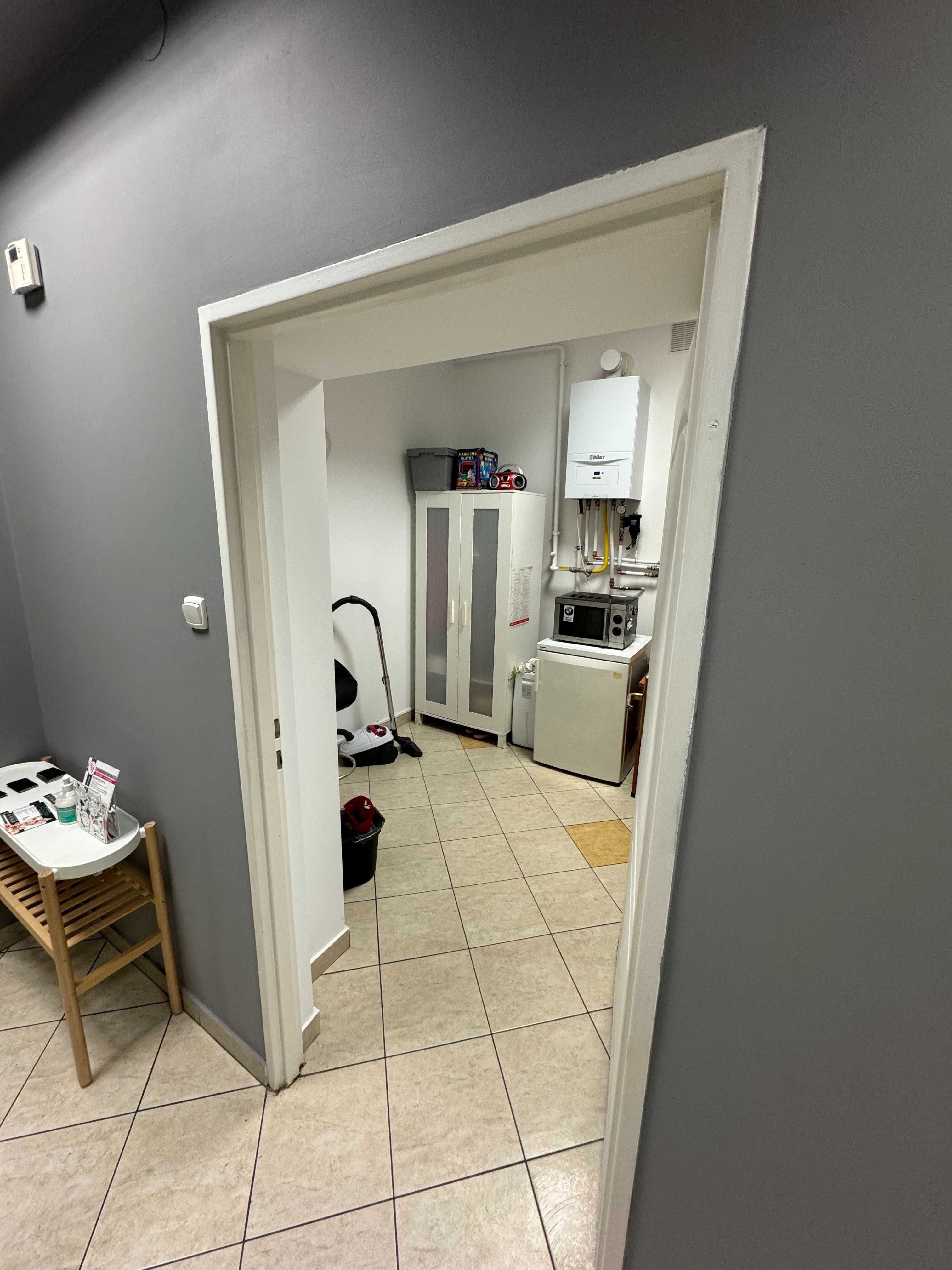 Sprzedam lokal użytkowy w centrum Łęczycy 84.70 m2