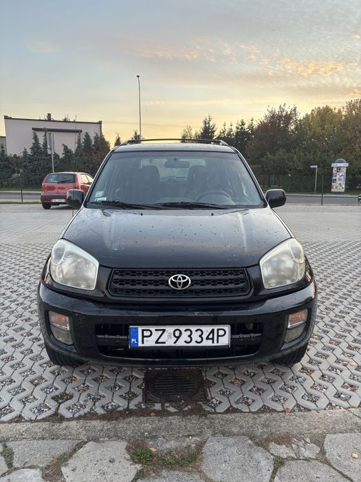 Toyota RAV4 niski udokumentowany przebieg