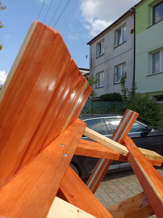 Stol z lawkami ,peknikowui