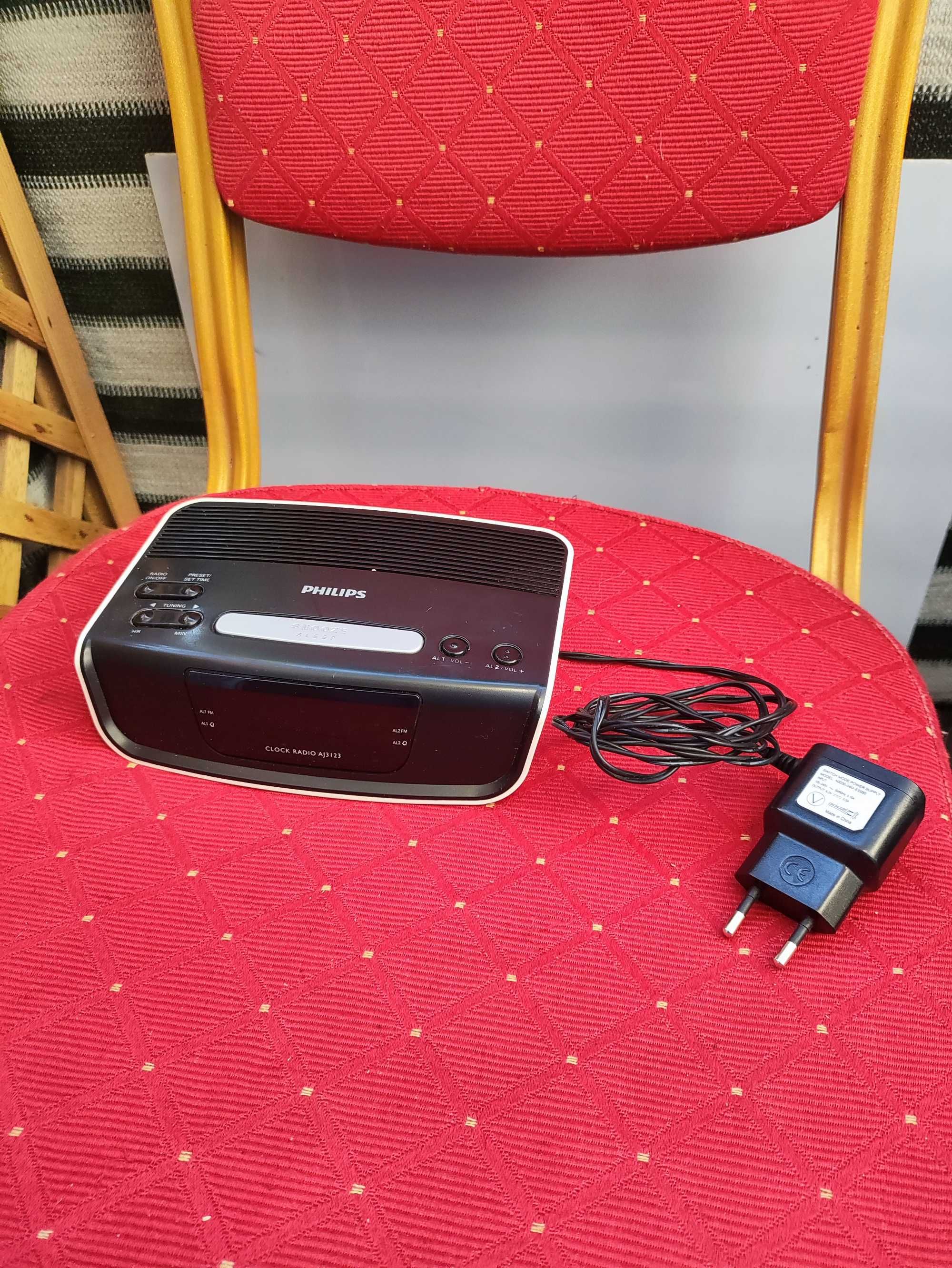 Radiobudzik cyfrowy Radio FM Budzik Philips AJ3123/12 Czarno-biały