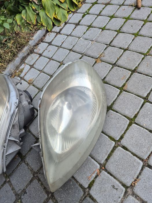 Przednie lampy renault trafick 2005
