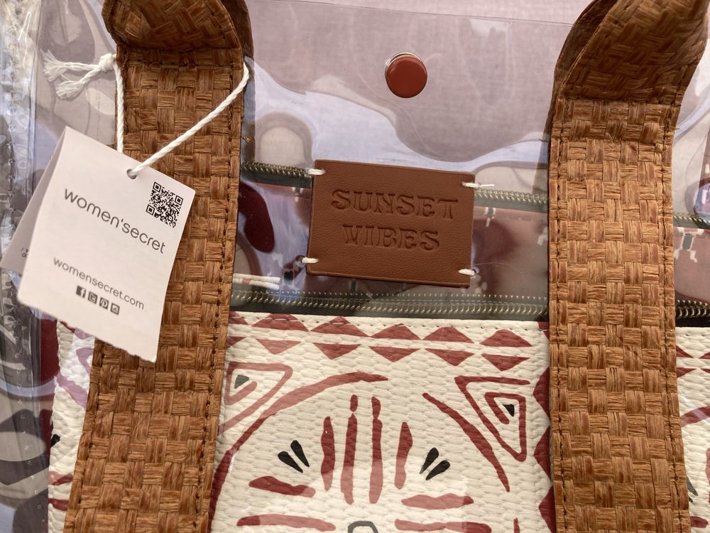 Carteira / necessaire nova
