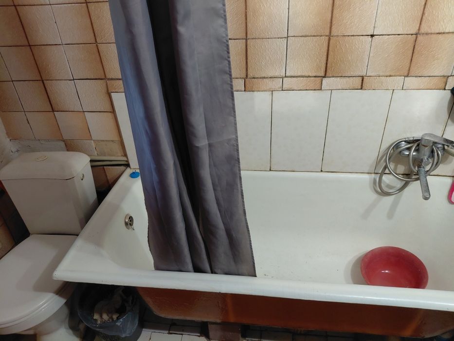 Здамо в оренду. Дві кімнати  в будинку .Район Зелена