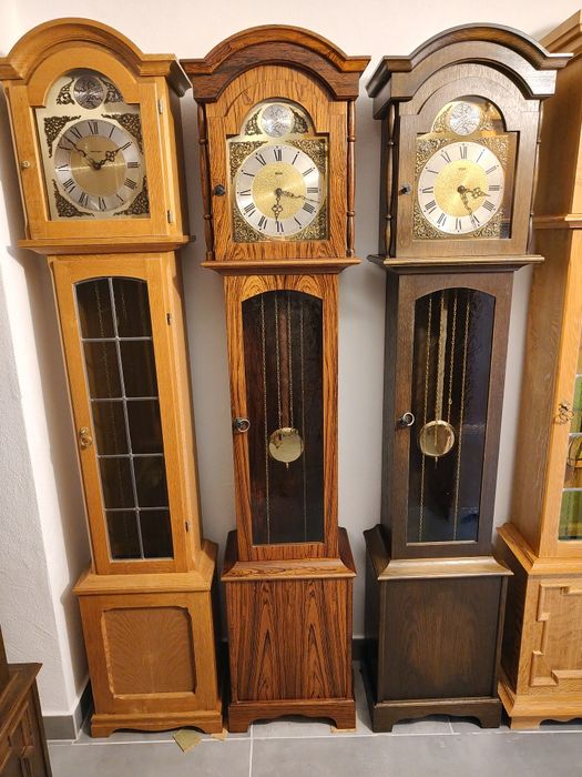 Zegar wolnostojący tempus fugit