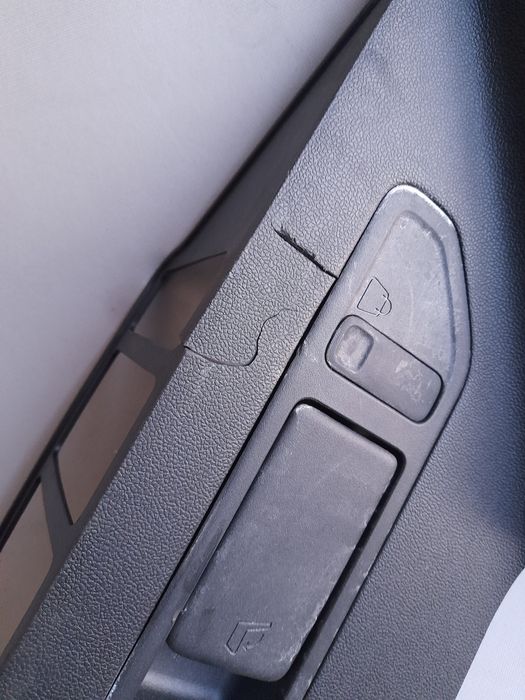 Ford Focus mk4 kombi prawy lewy plastik oslona bagaznika