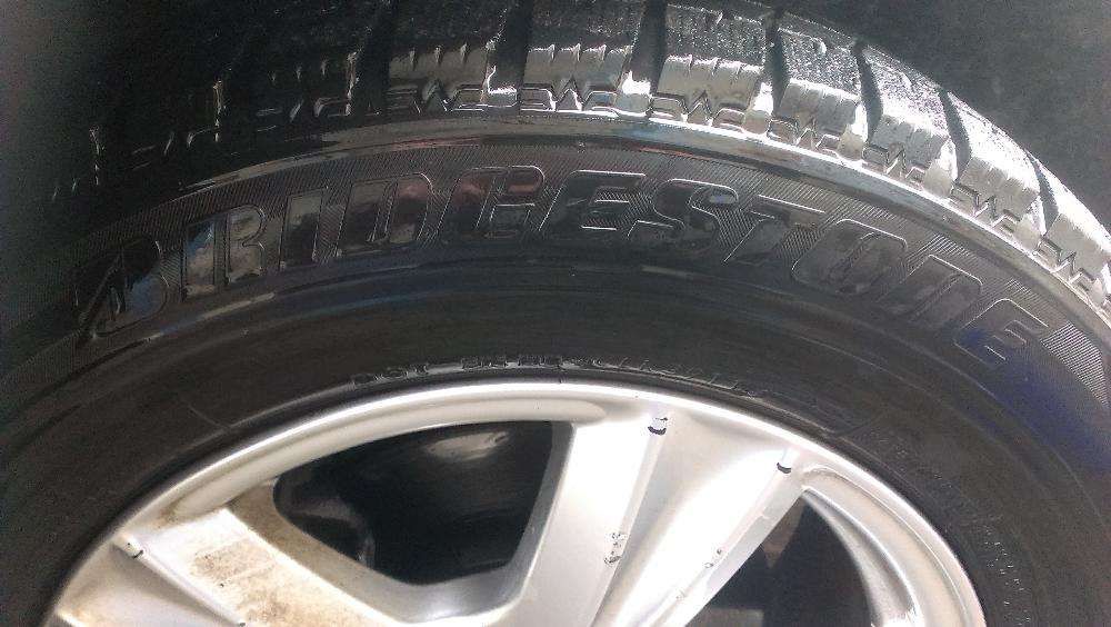 Продам автогуму Bridgestone Blizzak WS70 215/65/16 98T