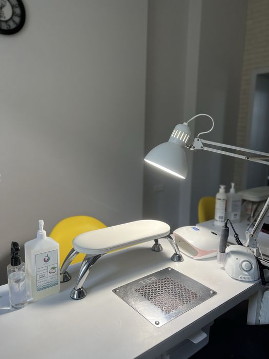 Манікюрний стіл з вбудованою витяжкою teri 800