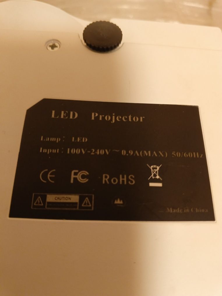 LED проєктор UNIC UC40