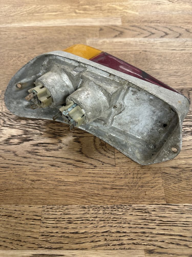 Fiat 600 Zastava 750 tylne lampy tylna lampa lewa prawa tył tylna