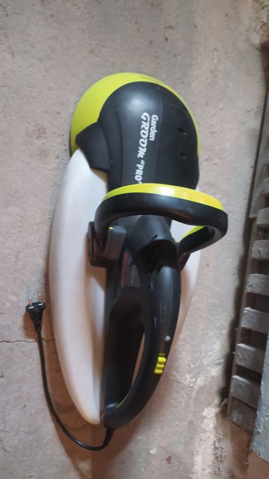 Elektryczne Nożyce do formowania żywopłotu ,   z pojemnikiem