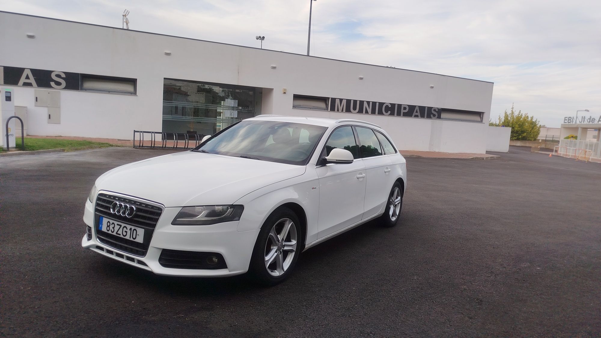 Audi A4 b8 s-line 2.0tdi 143cv 2008/12