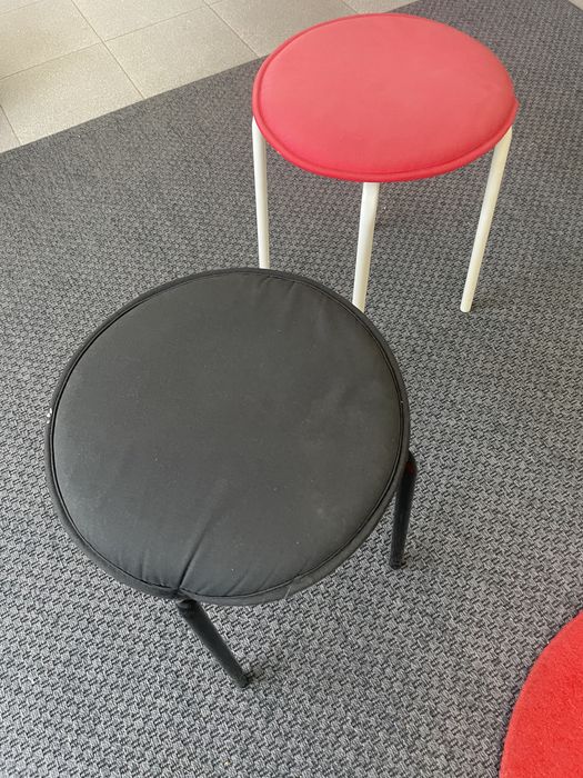 Bancos IKEA Marius com almofada