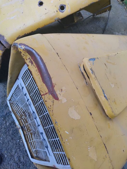 Maska, błotnik, rozdzielacz Ursus c-330 zestaw