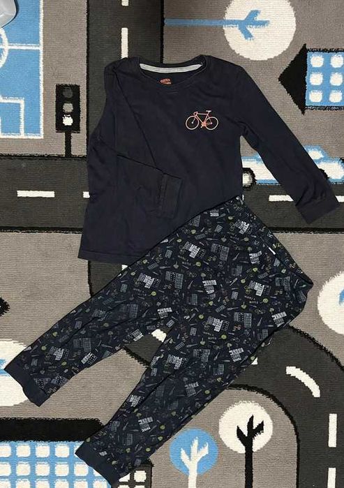 Piżamka dla chłopca 110-116 Lupilu