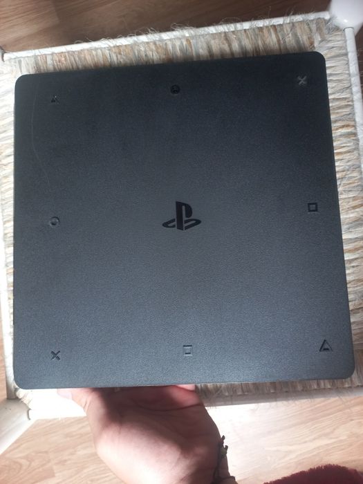 PS4 1TB sem comando e com jogos