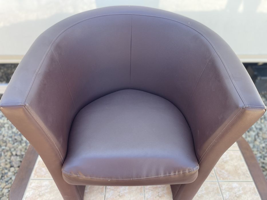 Крісло з екошкіра з Голандій