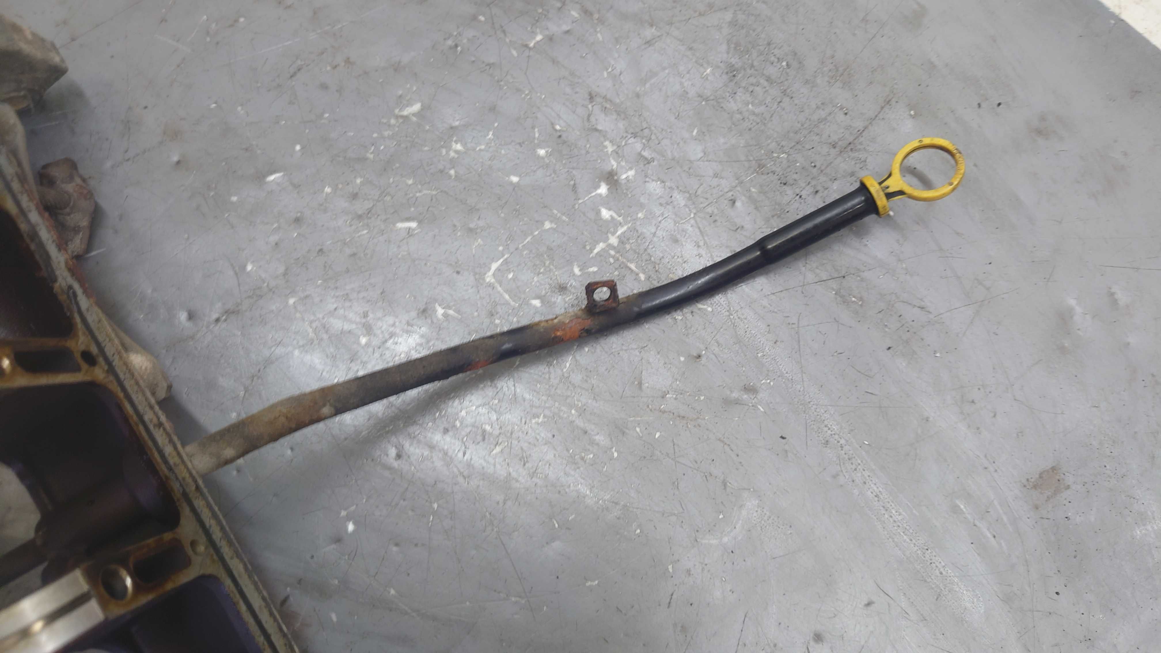 Opel Astra H 3 III 1.4 B Podstawa Podpora Wału Korbowego Bagnet Oleju