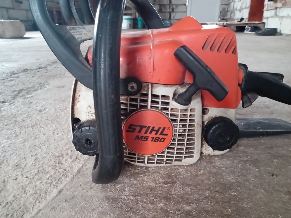 Продам бензопилу Stihl ms180