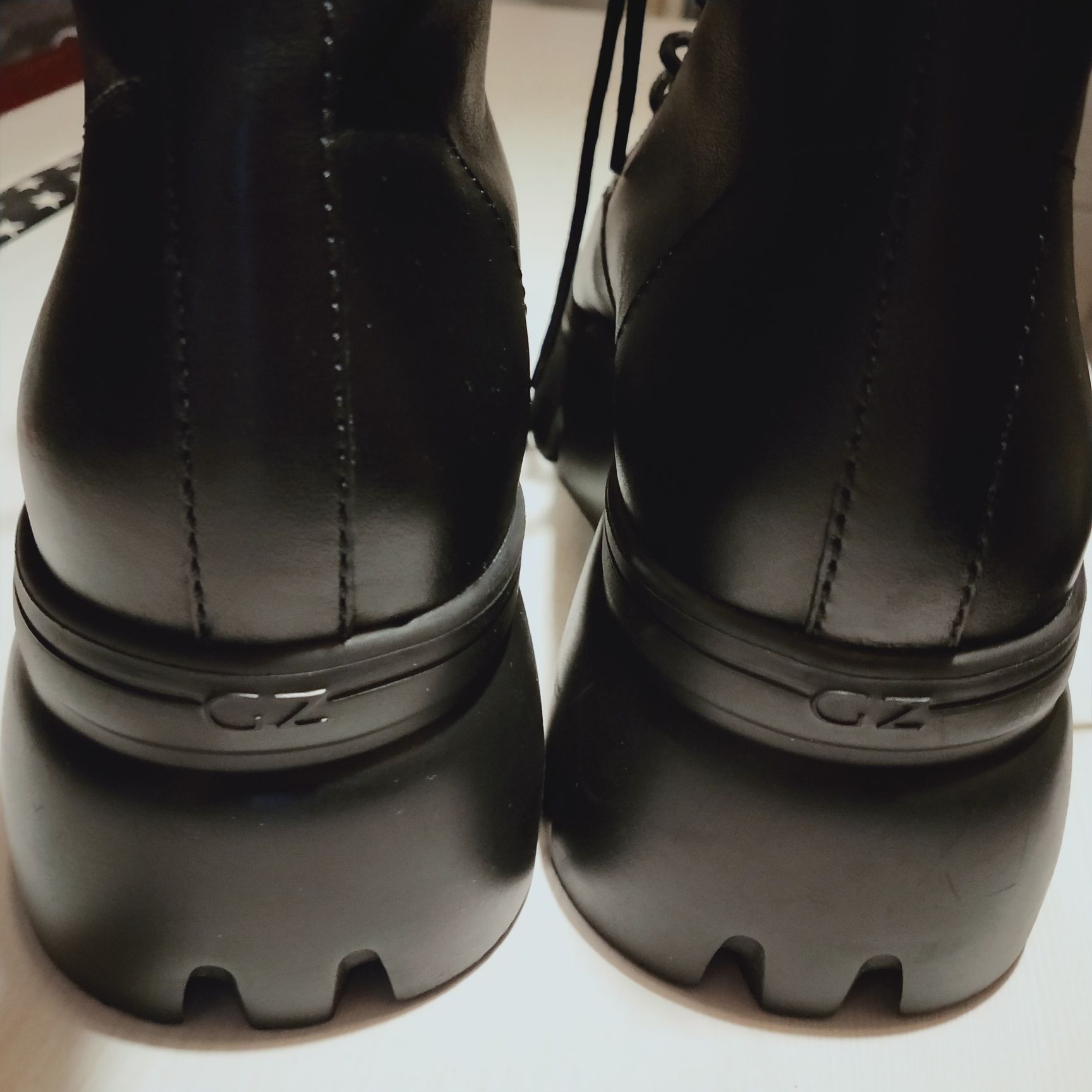 Buty nowe wiązane, skórzane, włoskie - Giuseppe Zanotti, r. 42