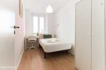718918 - Quarto com cama de solteiro em...