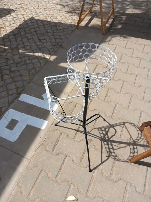 Suporte de flores metalico, forma em coração, antigo