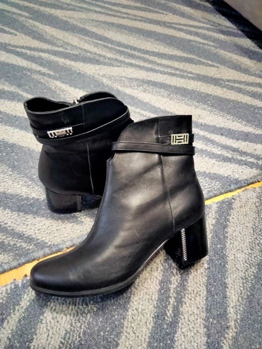 Ботинкі весняні нові