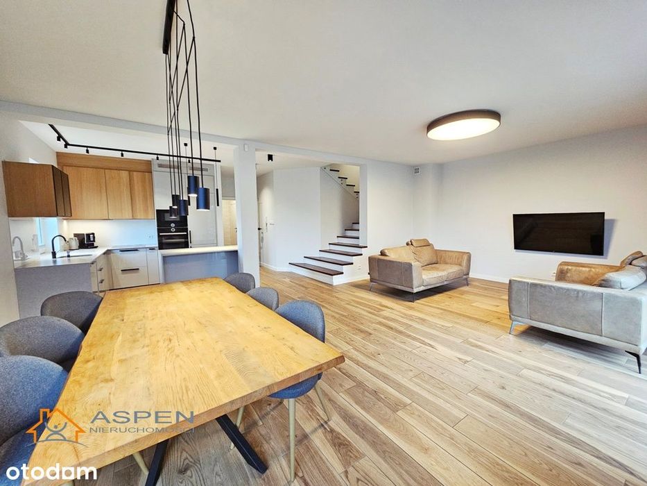 Piękny bliźniak, 2 łazienki, 4 sypialnie, garaż, pralnia