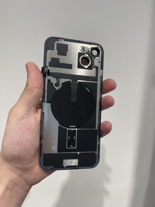 Оригінальне скло корпусу для iPhone 15 Plus Black