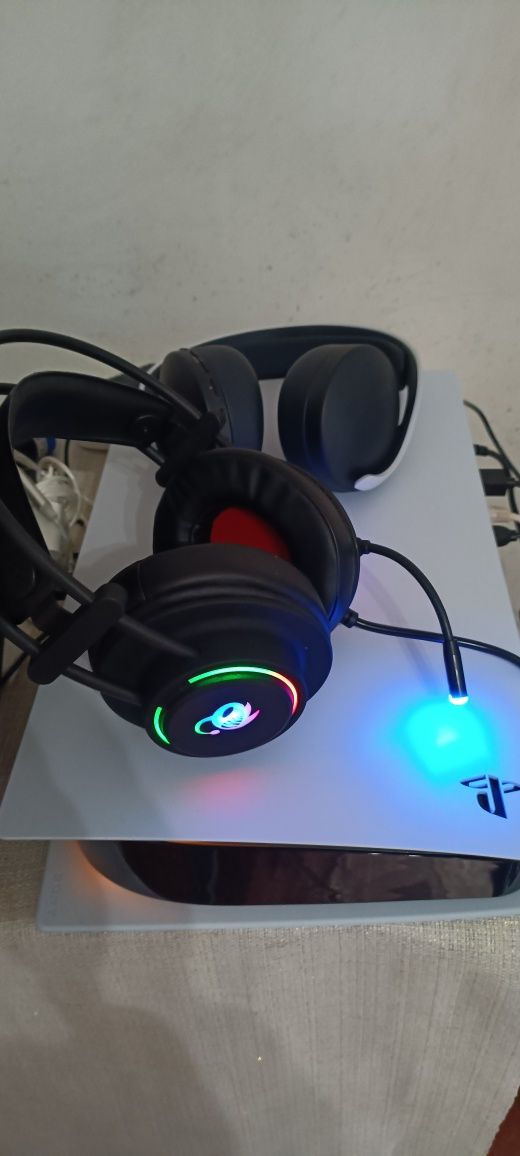 Fones gaming USB com micro e luz