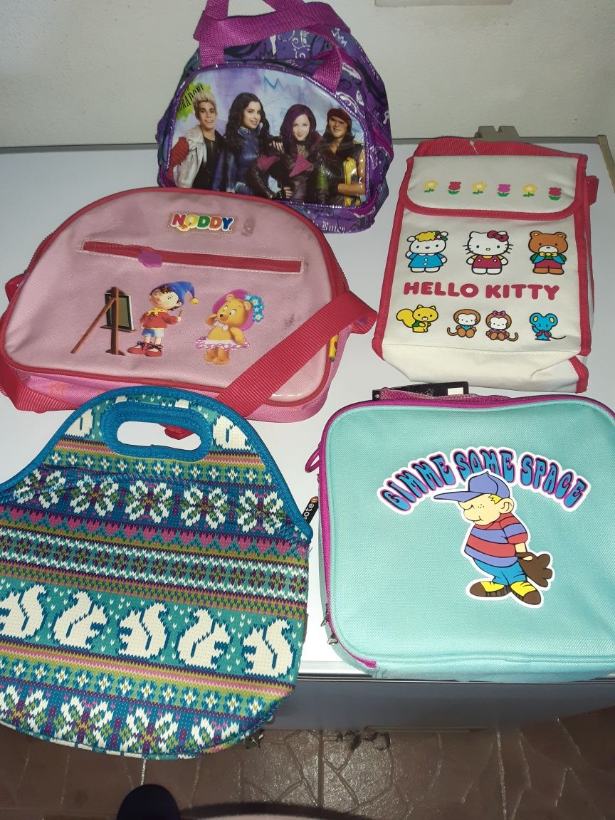 Lancheira Noddy + Descendentes + Hello Kitty + Dora+ outras