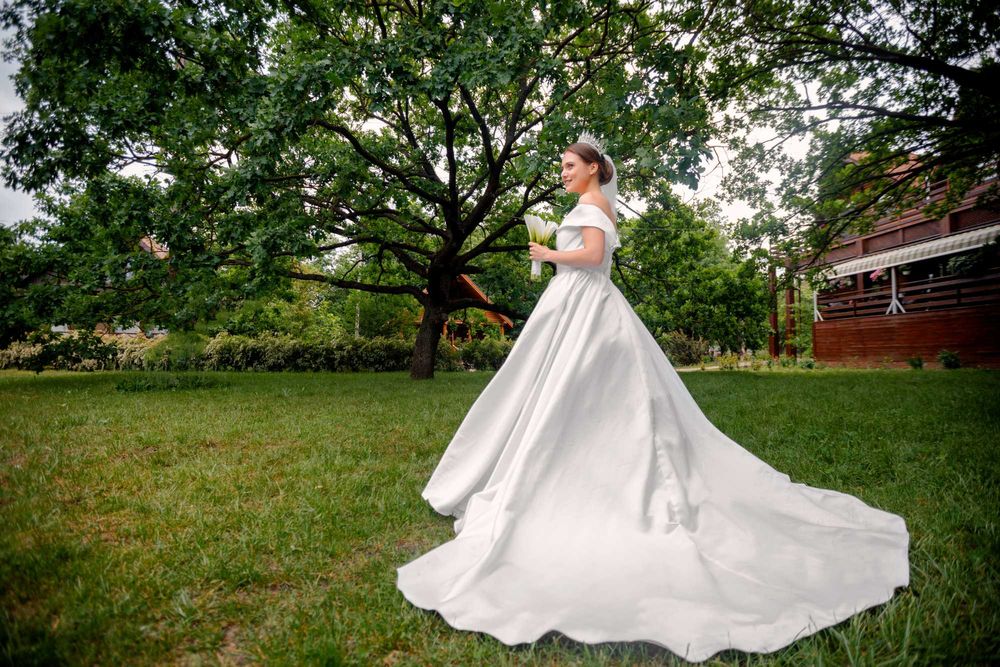 СВАДЕБНОЕ платье с шикарным шлейфом + подарок