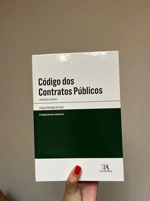 Código dos Contratos Públicos anotado