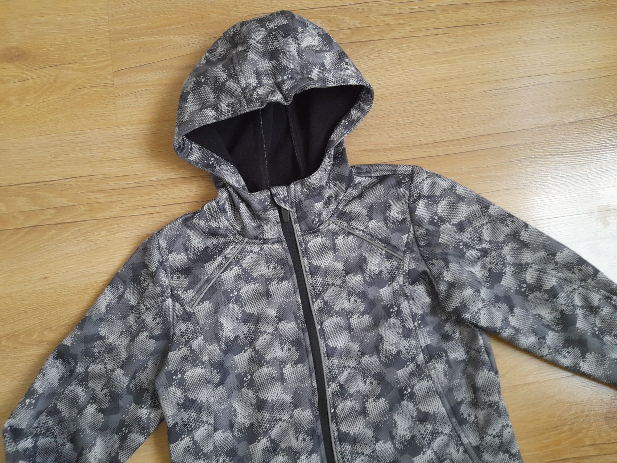 Kurtka softshell dla chłopca 134/140